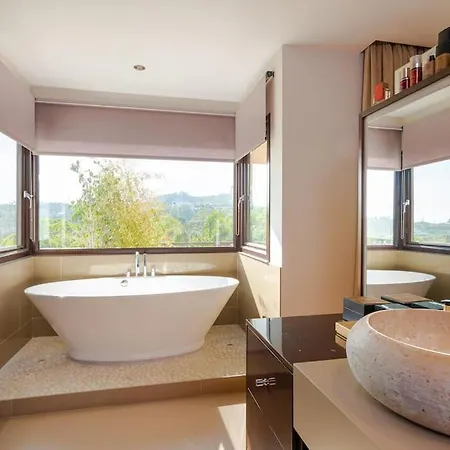 Villa Stunning And Spacious In - Casa Luz *