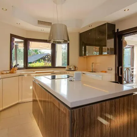 Villa Stunning And Spacious In - Casa Luz